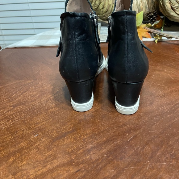 Linea Paolo Freshton Leather  Wedge Heel Sneaker boots booties - Picture 3 of 9